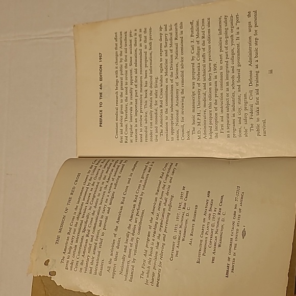 Vintage First Aid Book Fourth Edition - Picture 3 of 11
